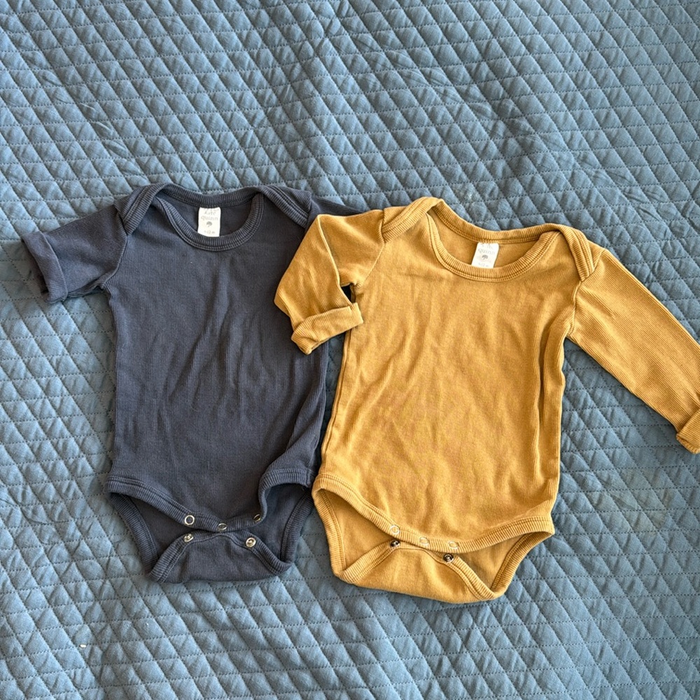 Kate Quinn Organic Cotton Onesie bundle 6-12 month stretchy ribbed bundle
